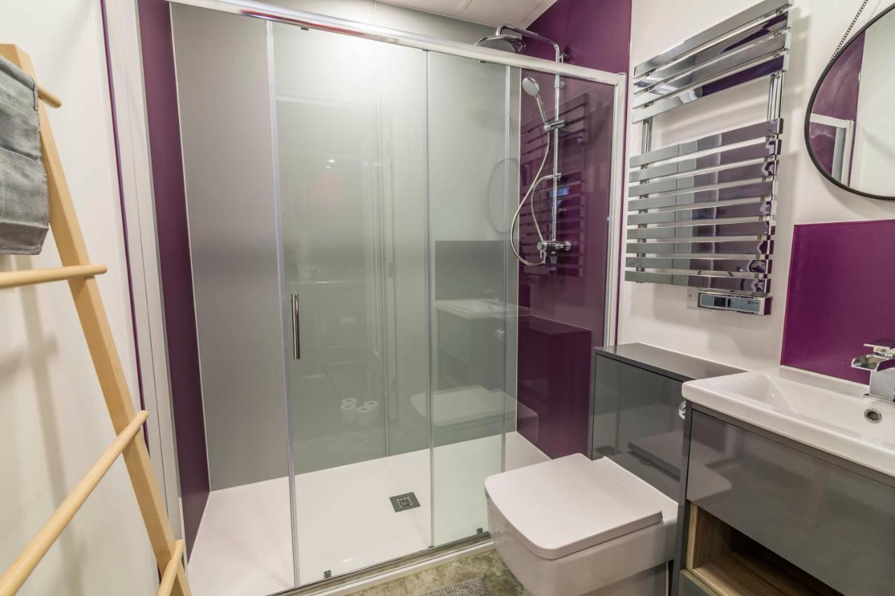 Romantic Getaway Studio Pods Close To City Centre With Free Wifi Дербі Екстер'єр фото